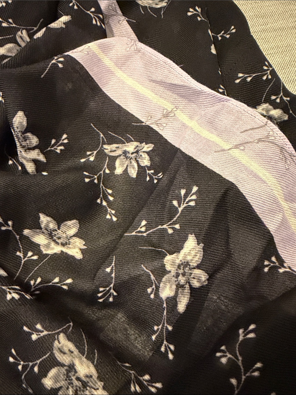 Loft Scarf - Picture 3 of 3